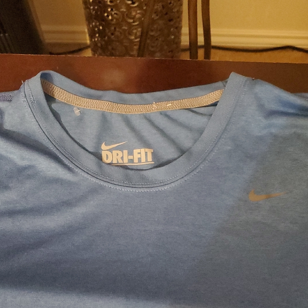 Nike Dri-FIT Athletic Shirt in Blue - Picture 2 of 3